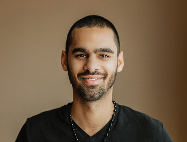 Andre DeCairos
